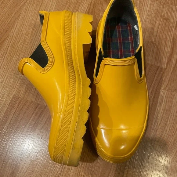 Eddie Bauer Yellow Slip-On Women’s Shoes Size 8 - Picture 2 of 5